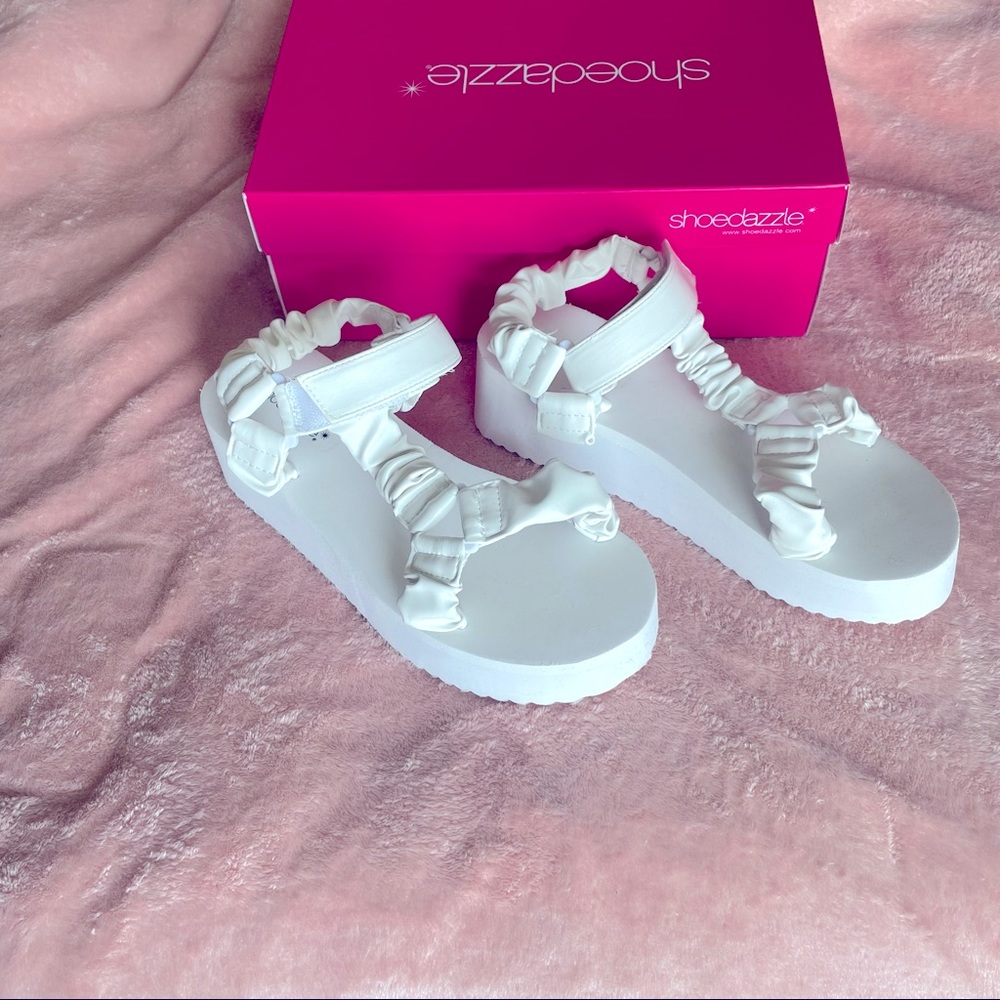 Shoe Dazzle White Ruched Sandals